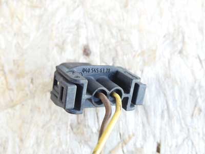 Mercedes Black 2 Pin 2 Wire Connector 04054563288